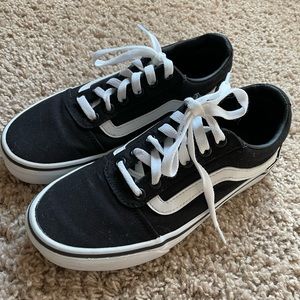 Women’s Vans hardly worn, Size 6.5 In excellent condition
